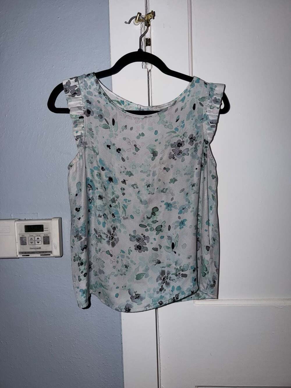 LC Lauren Conrad Floral Ruffle Sleeve Blouse Size S